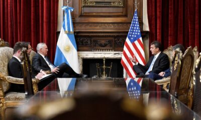 Sergio Massa junto al embajadro de Estados Unidos Marc Stanley, durante una reunión en el Congreso argentino.