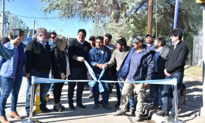 El intendente Mariano Gaido durante el tradicional corte de cintas, sobre la avenida Rivas.