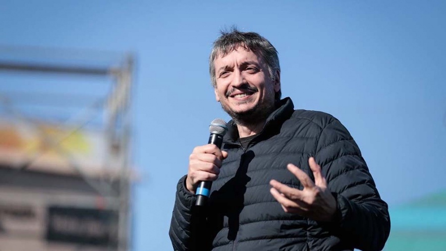 El diputado Nacional Máximo Kirchner, brindando un discurso durante un acto.