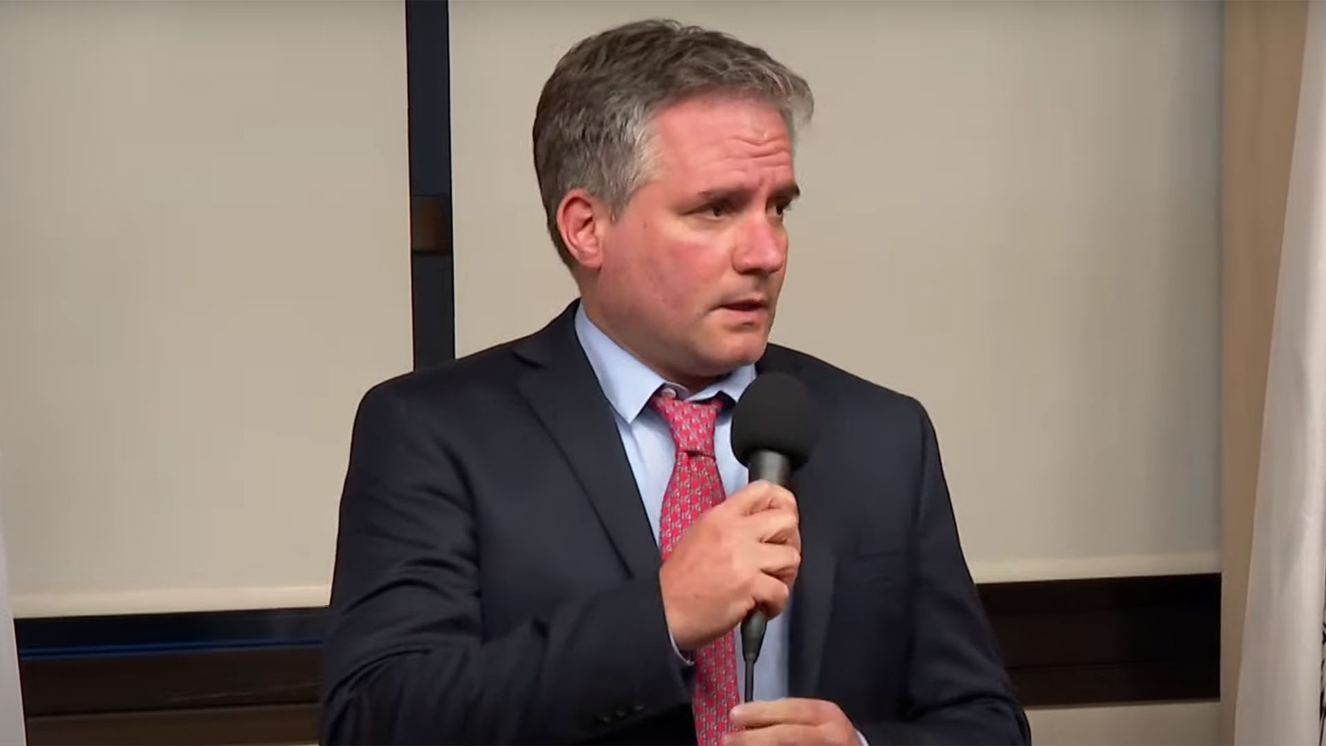 El ministro de seguridad porteño, Marcelo D'Alessandro, durante una conferencia de prensa.