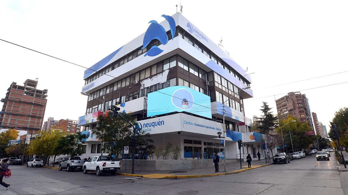 Ochava del palacio municipal de Neuquén Capital. Municipales