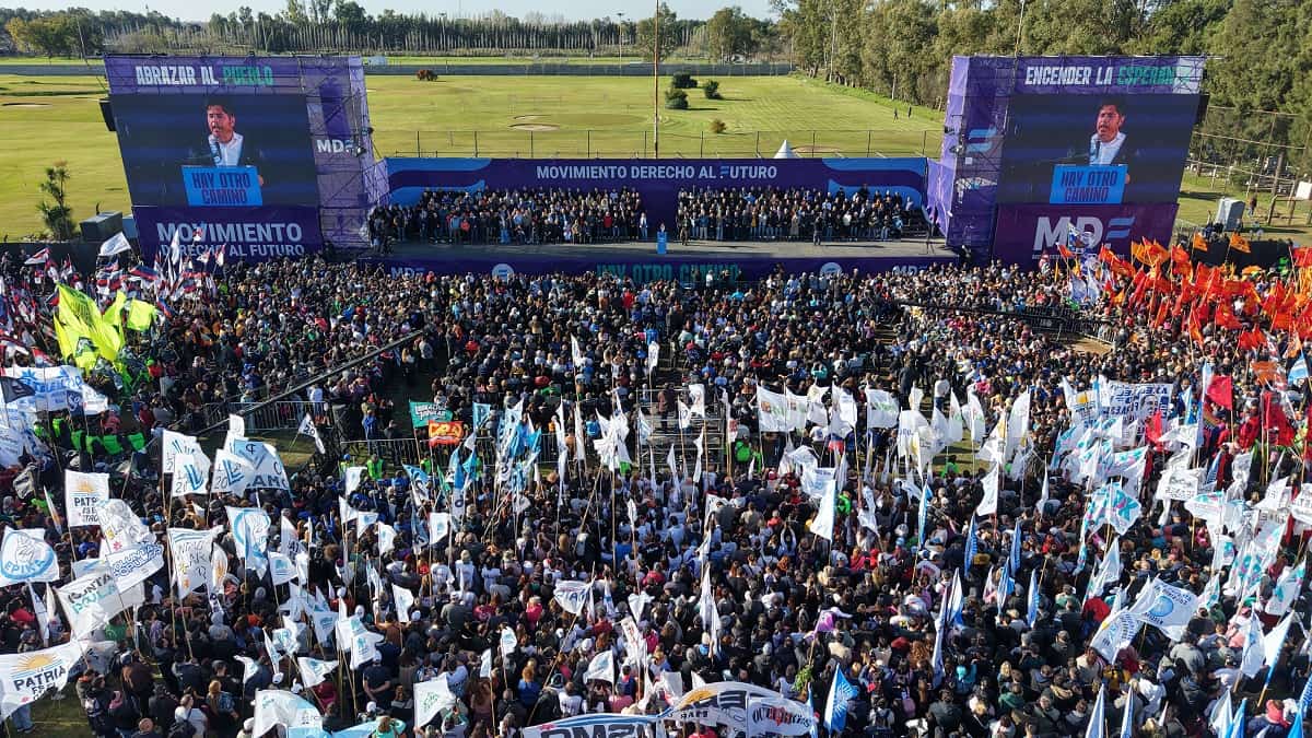 En el inicio de su presentación, el Gobernador resaltó la convocatoria.