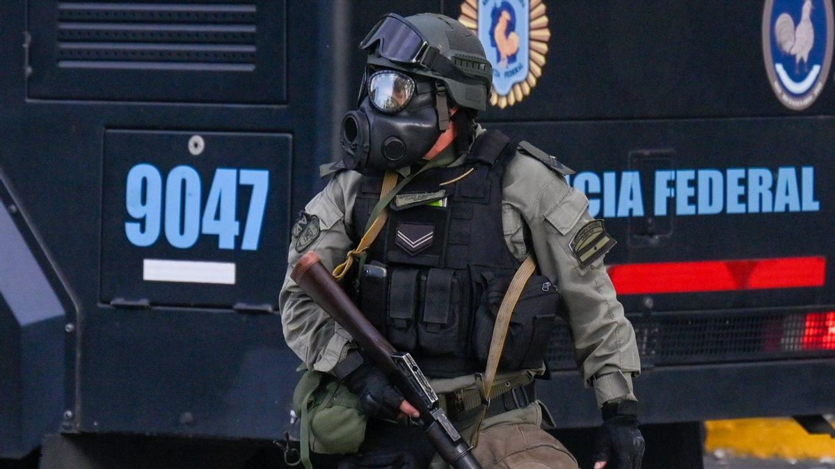 Gendarme - Pablo Grillo