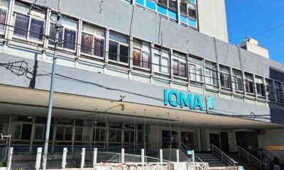 Familias con discapacidad acampan frente a IOMA en La Plata