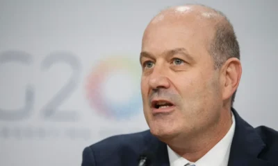 Sturzenegger reconoce caída del empleo formal en Argentina