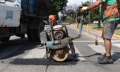 La Plata: obras de asfalto en tres barrios este viernes