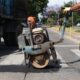 La Plata: obras de asfalto en tres barrios este viernes