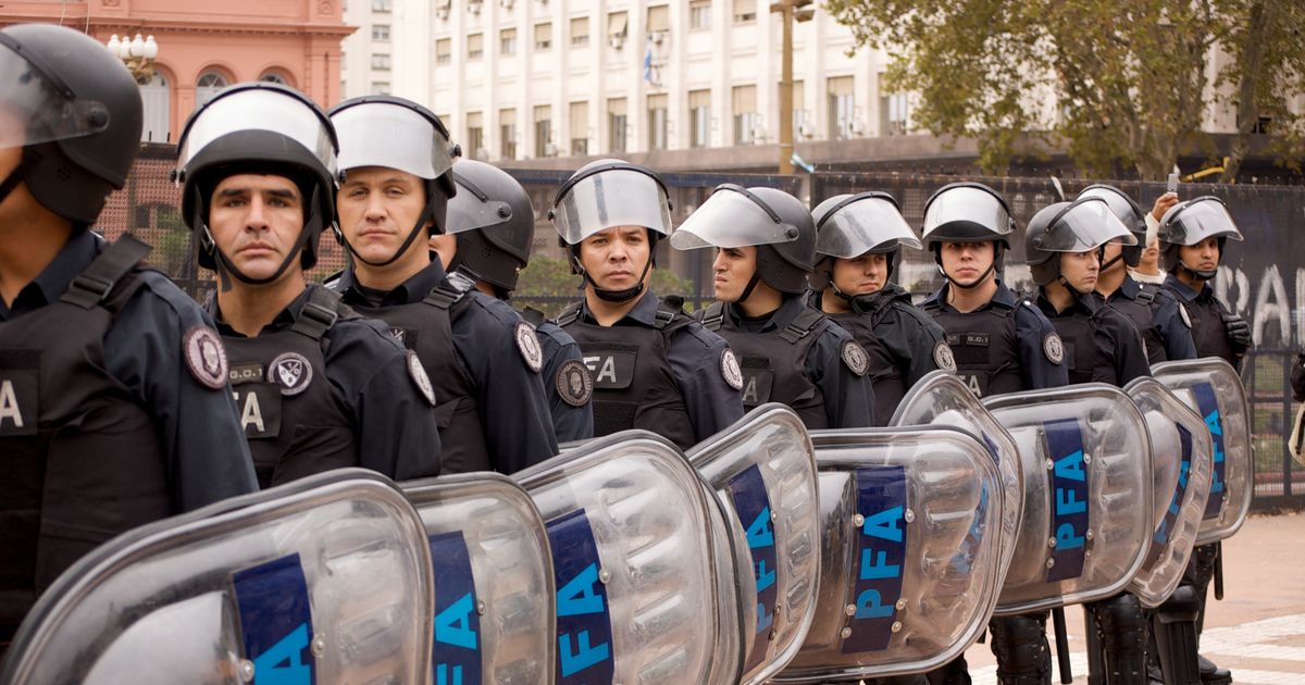Gobierno aumenta 98 agentes de la Policía Federal Argentina