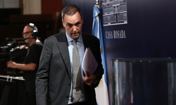 Manuel Adorni enfrenta causa por presunto enriquecimiento ilícito