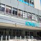 Familias con discapacidad acampan frente a IOMA por cobertura en La Plata