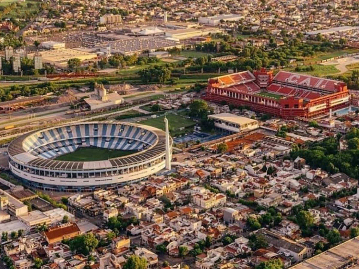 Racing e Independiente se enfrentan en el clásico de Avellaneda
