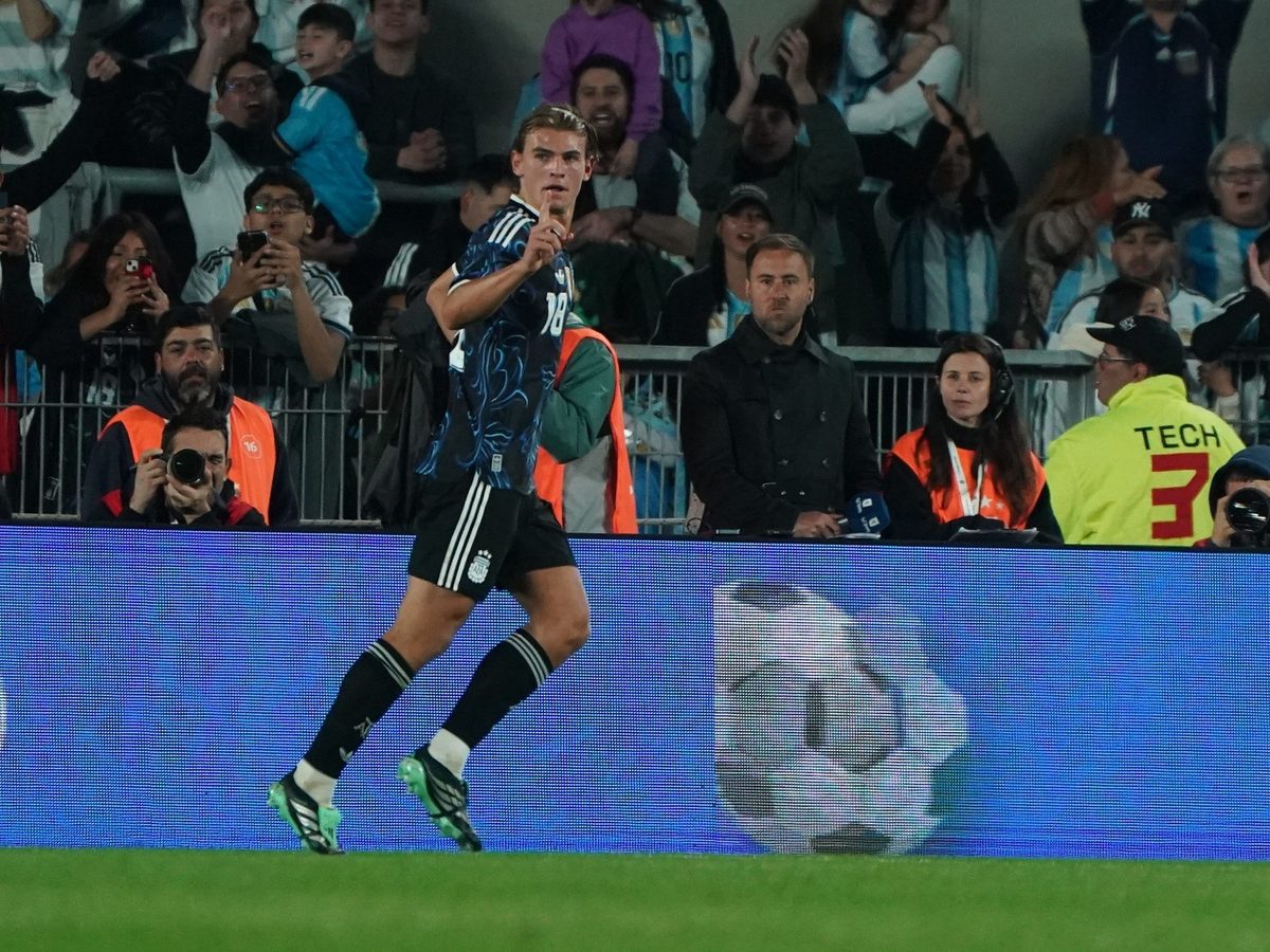Nicolás Paz anotó gol consecutivo con Argentina ante Burkina Faso