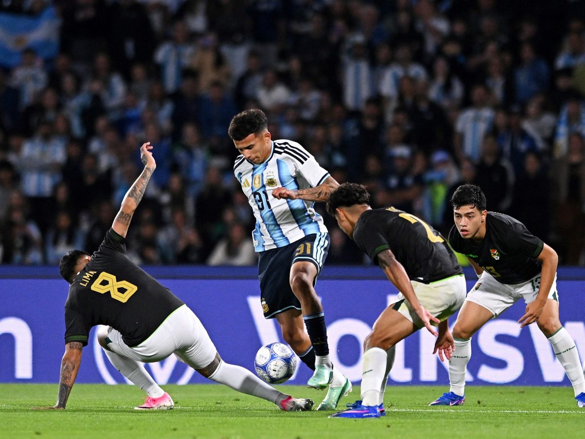 Leo Flores debutó en selección Argentina con buena actuación