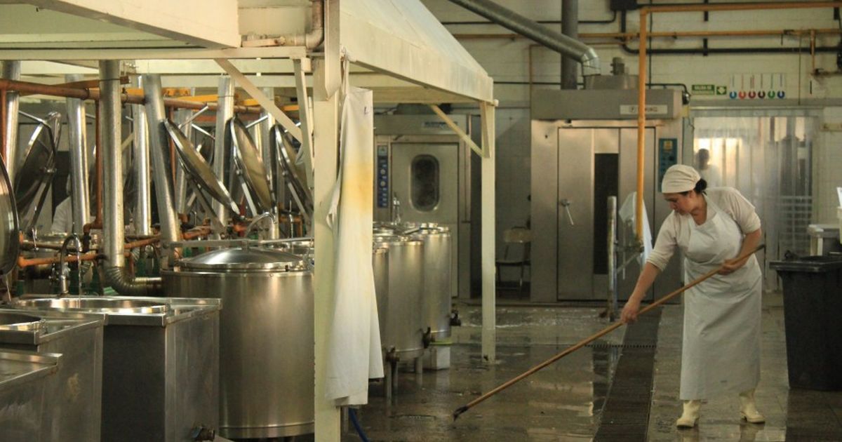 Provincia entregó equipamiento de cocina en 32 escuelas de La Plata