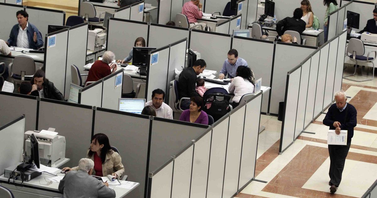 Provincia de Buenos Aires limita descuentos salariales a estatales endeudados